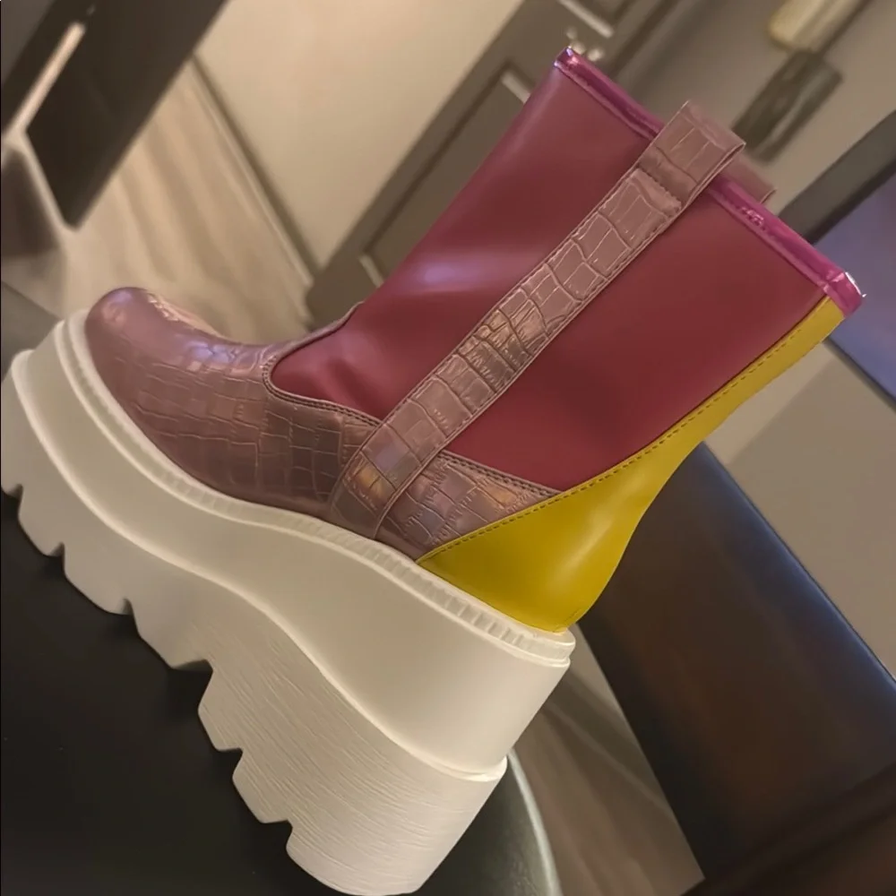 Cape Robbin Esska multi chunky platform stud buckle ankle boots. BRAND NEW❣️